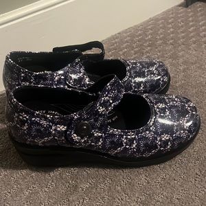 Easy Works by Easy Street shoes